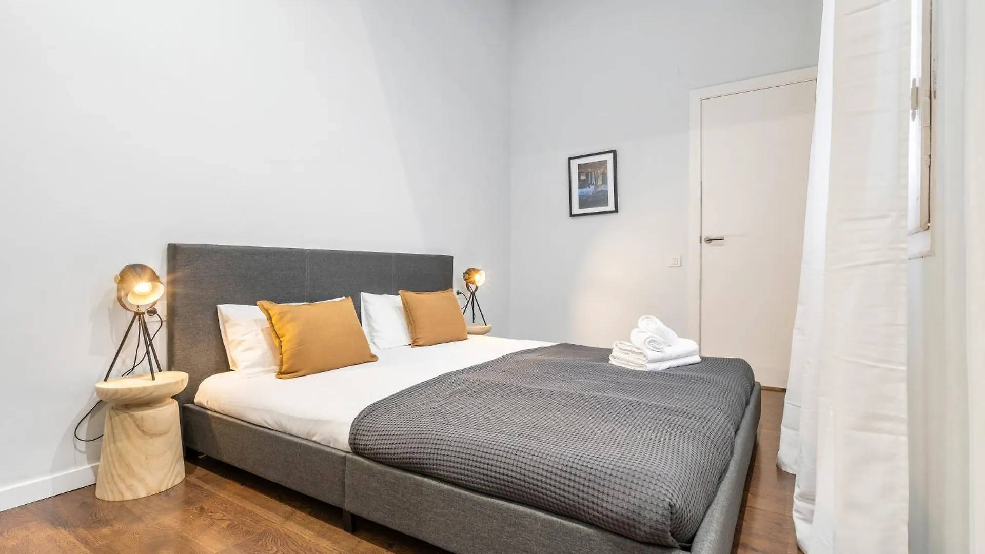 Muntaner Apartment Barcelona