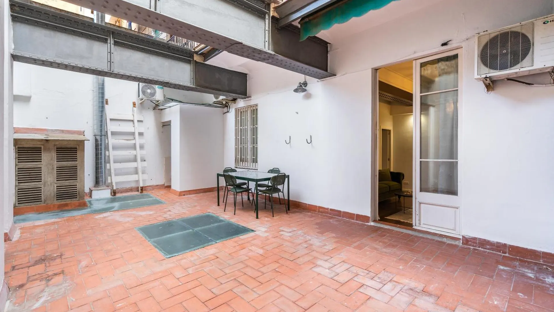 Muntaner Apartment Barcelona