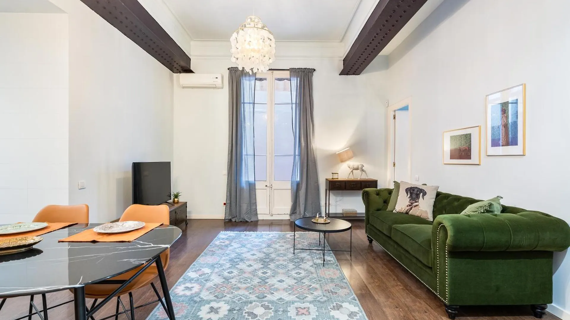 Muntaner Apartment Barcelona Spain