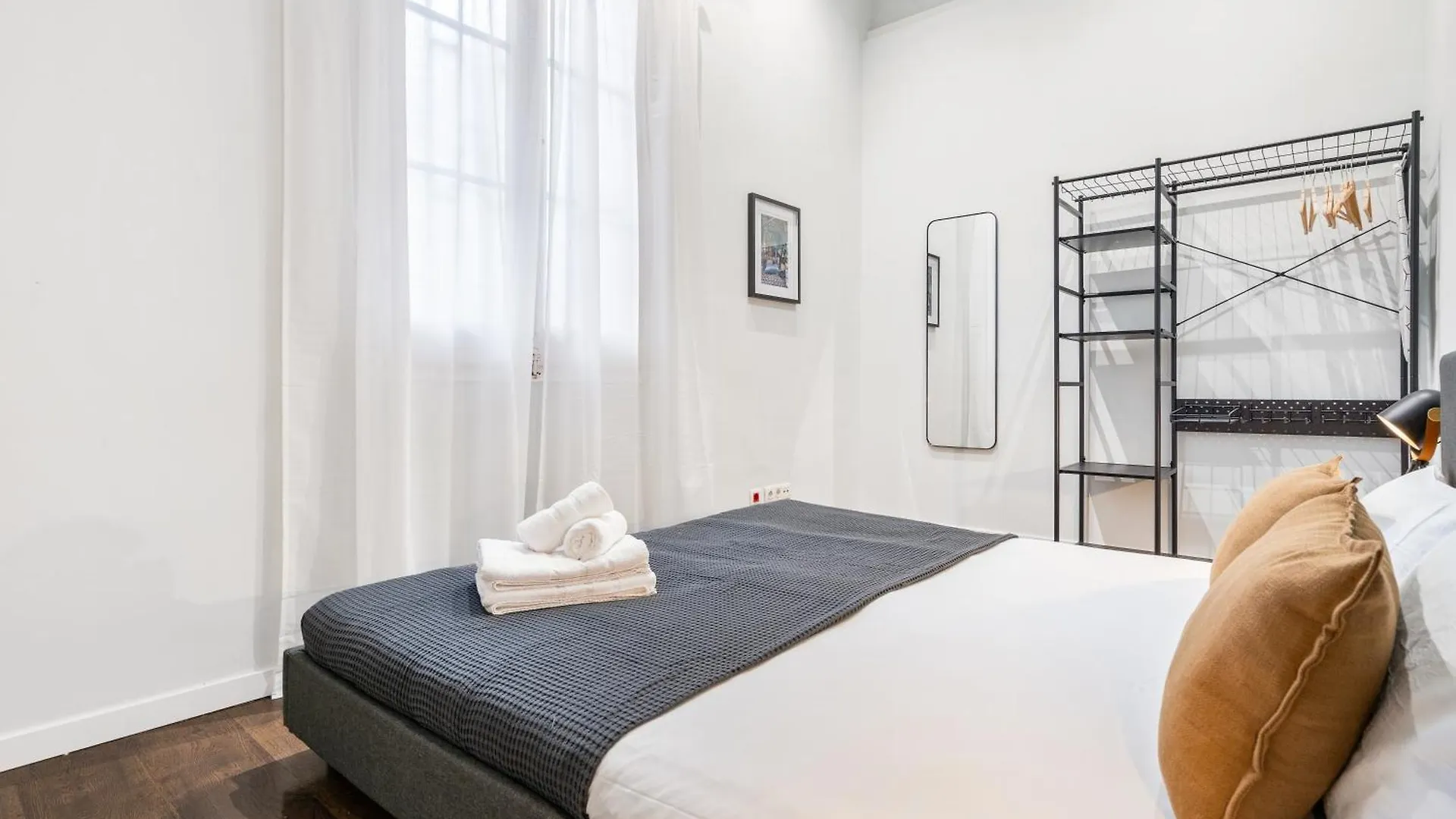 Muntaner Apartment Barcelona 0*,