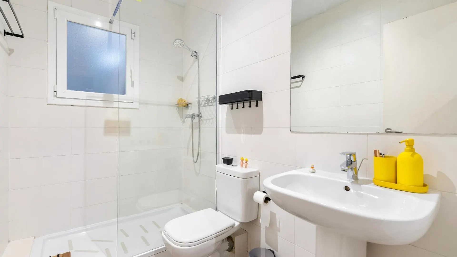 Muntaner Apartment Barcelona 0*,  Spain