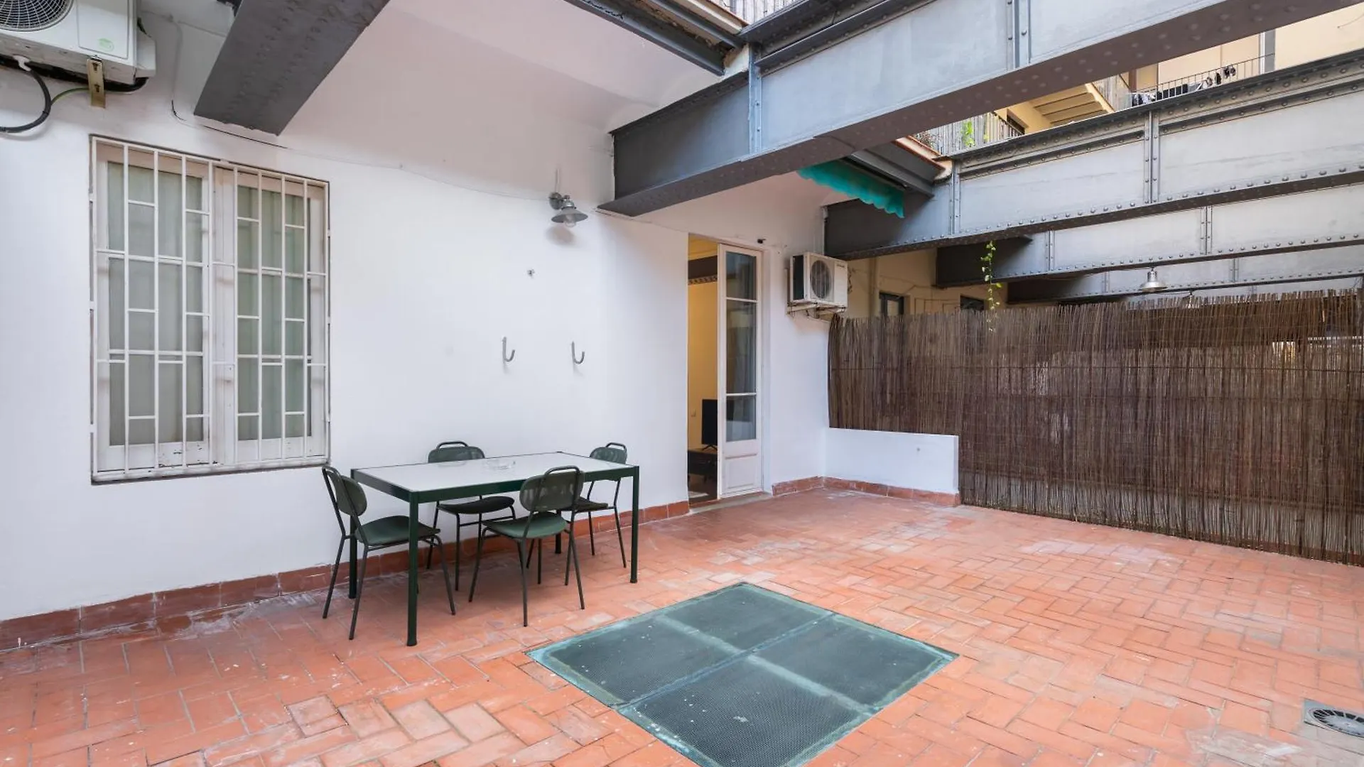 Muntaner Apartment Barcelona 0*,  Spain